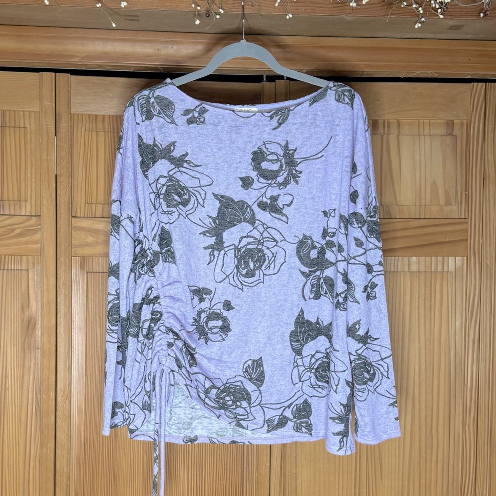 NWOT ODDY Floral Print Side Ruched Women's Top - Light Purple with Black Flowers